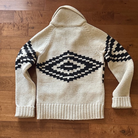 Women’s Aritzia TNA Women's Cream and Black Sweater - Picture 4 of 4